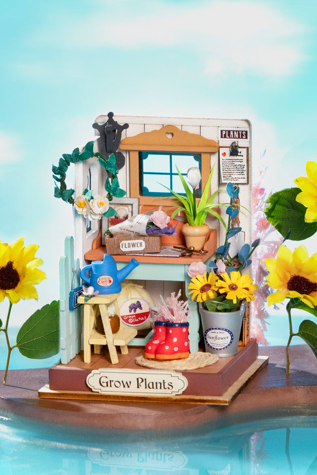 DIY Miniature House Kit - Borrowed Garden - Hands Craft - Dancing