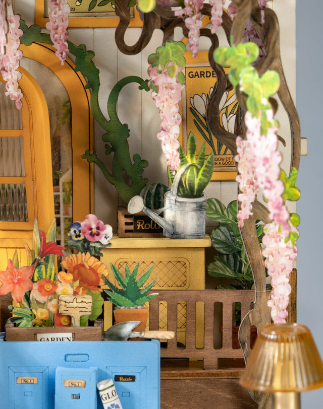 Garden House, Greenhouse DIY Book Nook Kit