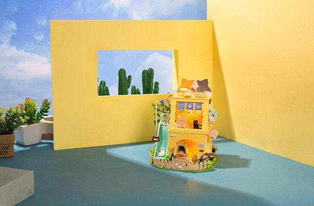 Diorama Artist Hand-Crafts Realistic Miniature Worlds