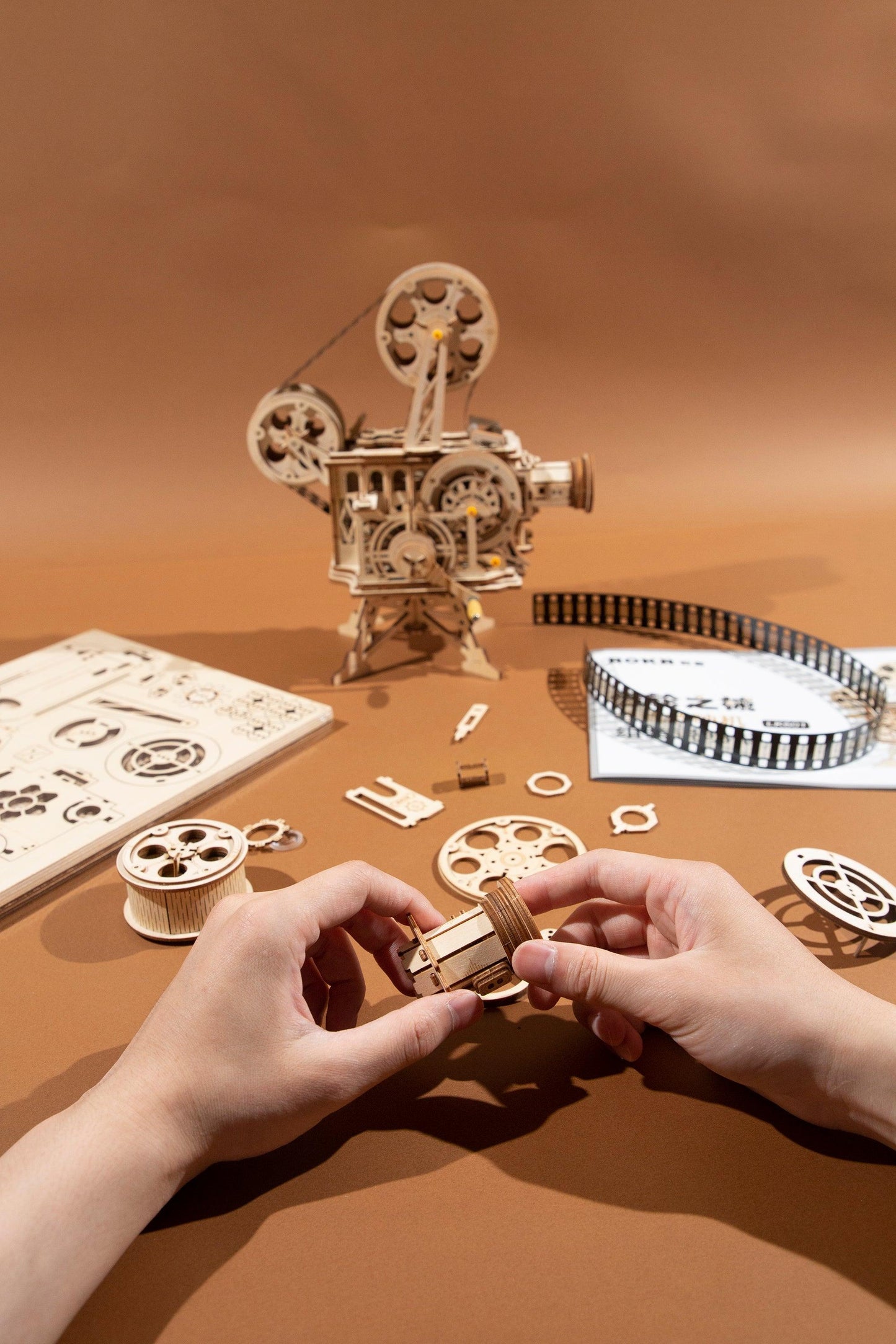 3D Mechanical Wooden Puzzle | Projector/Vitascope - Hands Craft US, Inc.